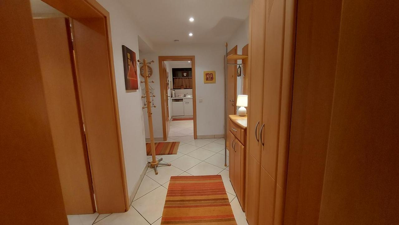 Ferienwohnung Zum Weinberg 그로스카를바흐 외부 사진