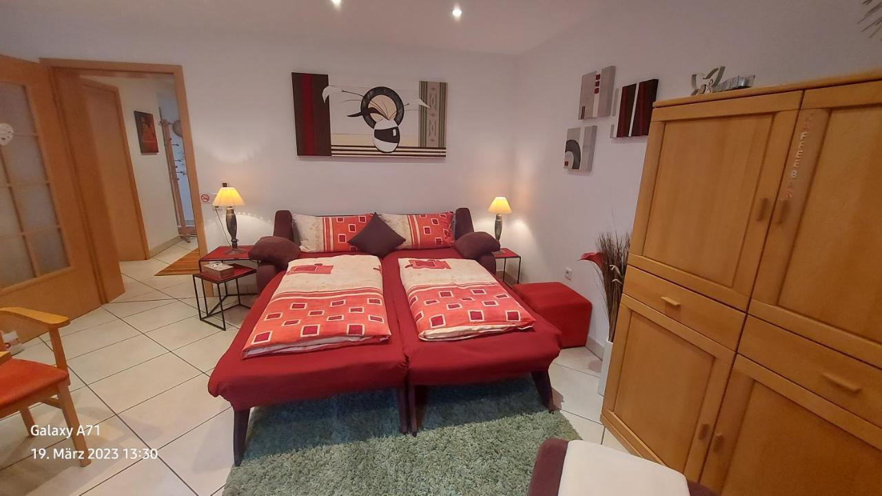 Ferienwohnung Zum Weinberg 그로스카를바흐 외부 사진