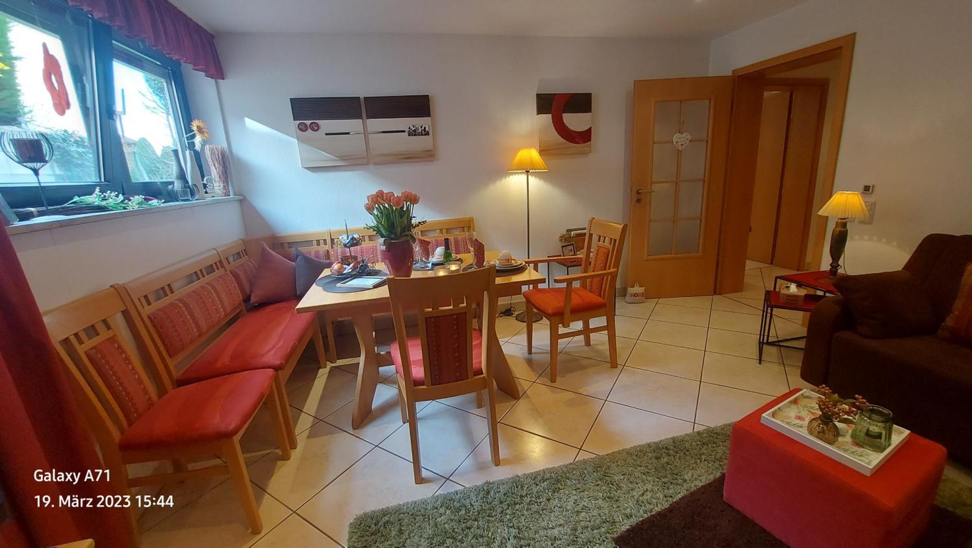 Ferienwohnung Zum Weinberg 그로스카를바흐 외부 사진